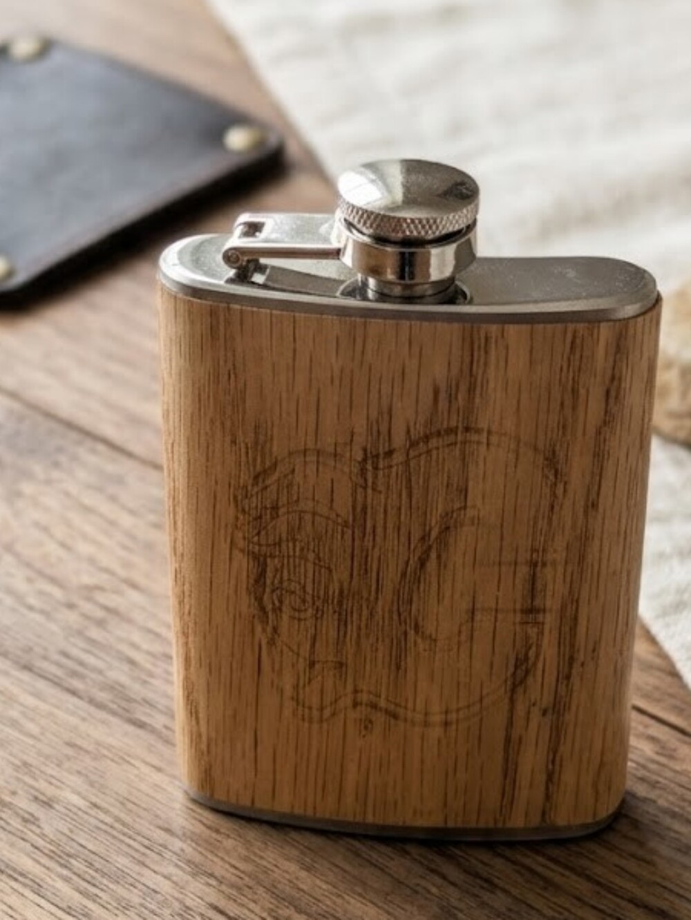 Calgary Flames Wood Wrapped Stainless Steel Flask – 4 oz